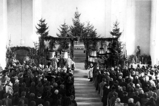 Die Pfarrkirche St. Cyprian und Justina in Kappel war am 26. Dezember 1955 rappelvoll, als die fünf neuen Glocken geweiht wurden. Foto: privat Foto: Lahrer Zeitung