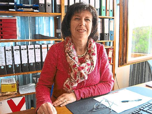 Pfarramtssekretärin Ulrike Granig arbeitet vorübergehend im Jakobushaus, 2018 soll es im Pfarrhaus weitergehen.  Foto: Kindle