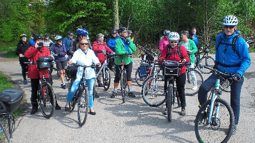 Die Radtour des Arbeitskreis Tourismus Neuried verband Information und sportliche Betätigung miteinander.   Foto: Fink