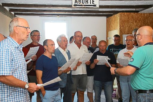 Der MGV Wittenweier eröffnete den Dorfhock im vergangenen Jahr mit einem Lied.  Foto: Archiv: Lehmann