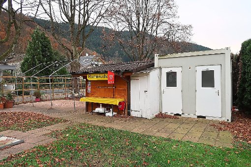 An der Kinzigstraße steht derzeit noch ein Kiosk-Provisorium mit WC-Containern. Foto: Bea