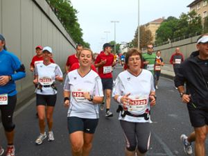 Der Weg ist das Ziel: 2008 sind   53 Teilnehmer der betreuten Laufaktion Von 0 auf 21 den Halbmarathon in Karlsruhe mitgelaufen.  Foto: privat