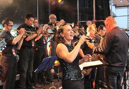 Die Big Band W mit Sängerin Isabel Haist avancierte zu einem der Publikumslieblinge.   Foto: Haberer