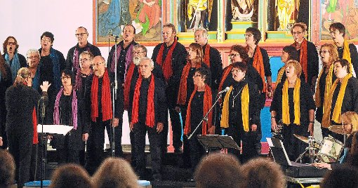 Erfüllten die Kirche mit göttlichen Klängen: die Rheinhausener Gospel Singers. Foto: Künstle Foto: Lahrer Zeitung