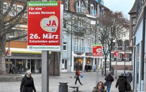 450 Plakate hat die Bürgerinitiative Altenberg in der Innenstadt und den Stadtteilen aufgehängt.  Foto: Schabel