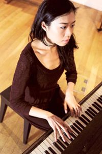 Die preisgekrönte Pianistin Olivia Sham ist in der Weltklassik am Klavier-Reihe zu hören.   Foto: Bires