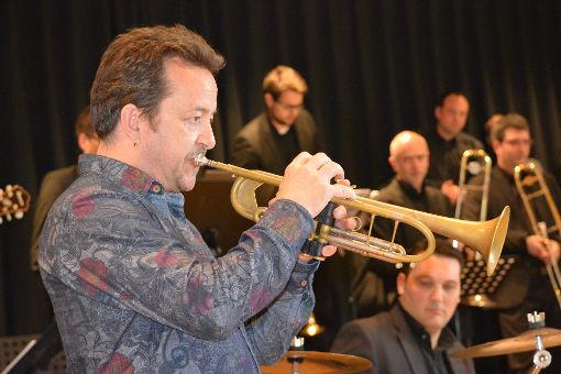 Überraschungsgast Steffen Kühn holte höchst schwierige Töne aus seiner Trompete.  Foto: Wölfle
