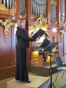 Mezzosopranistin Anne Najderek begeisterte die Besucher mit ihrer Stimme.  Foto: Bohnert-Seidel Foto: Lahrer Zeitung