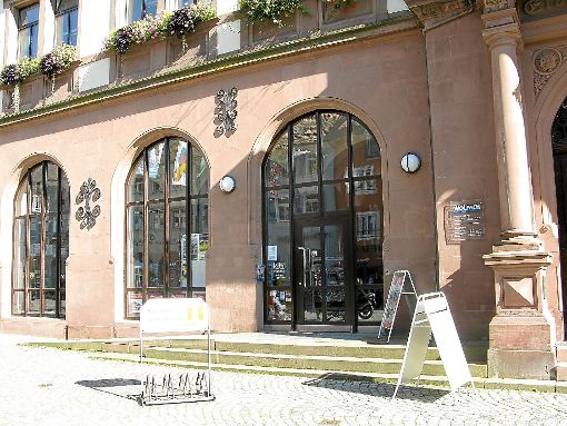 Der neue Verein Schwarzwald Tourismus Kinzigtal wird die Tourist-Info im Wolfacher Rathaus entlasten.   Foto: Steitz