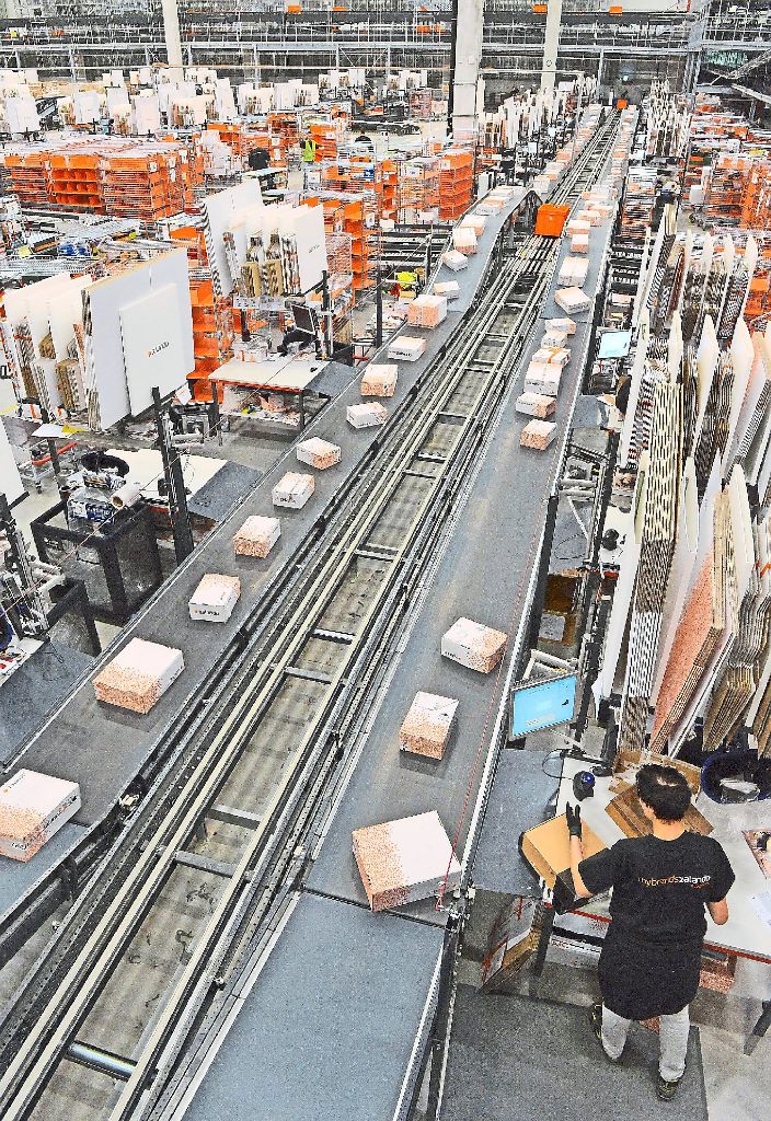 Im Erfurter Logistikzentrum fahren schon Tausende Pakete pro Tag über das Band.Foto: Schutt/IGZ