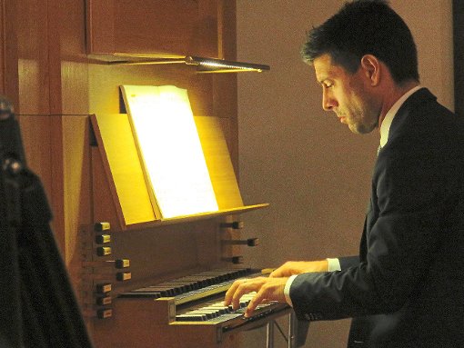 Festkonzert: Der gebürtige Heiligenzeller Timo Handschuh an der Orgel im  Schlössle Foto: Bohnert-Seidel Foto: Lahrer Zeitung