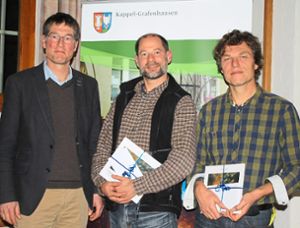 Jochen Paleit (von links) dankte den Referenten Martin Straube und  Herbert Nickel. Foto: Mutz Foto: Lahrer Zeitung