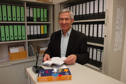 Zeigt sich mit den aktuellen Buchungszahlen für die Wolfacher Kurse zufrieden: Thomas Lang, Leiter der VHS Kinzigtal.  Foto: Kluckert