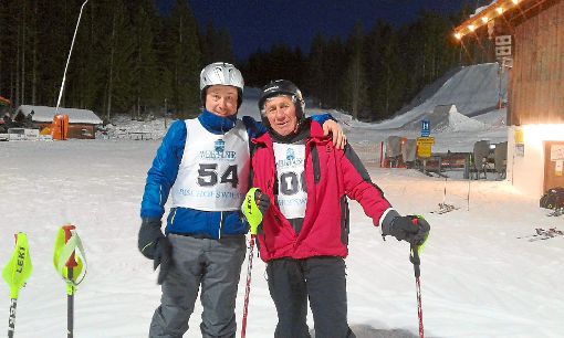 Oskar Kopf (rechts) kann sich über die erste Medaille in seinem Leben freuen. Gemeinsam mit Jürgen Silberer nahm er an der internationalen Veranstaltung in Bayern teil.  Foto: Bohnert-Seidel