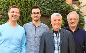 Der Generationenwechsel an der Spitze des TC Kappel-Grafenhausen ist vollzogen. Markus Rombach (von links) und Nico Köbele übernehmen für Horst Kröber und Günter Feißt.   Foto: dec