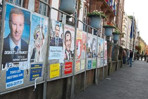 Zahlreiche Straßburger hätten gerne ihre Stimme für einen der Präsidentschaftskandidaten auf den Wahlplakaten abgegeben – konnten aber nicht: Sie waren von der Stadtverwaltung von der Liste gestrichen worden.  Foto: Schauer