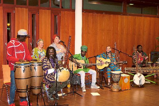 Musiker aus Gambia, Burkina Faso, Guinea und Deutschland begeisterten die Gäste.  Foto: cbs