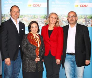 Treten für einen Reformkurs des Islam ein (von links): Dieter Schleier, Jaklin Chatschadorian, Helga Wössner und Abdel-Hakim Ourghi.  Foto: Mutz