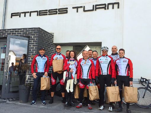 Die Radsportler mit Maskottchen Turmel freuen sich auf die Tour de Kärnten.  Foto: Privat