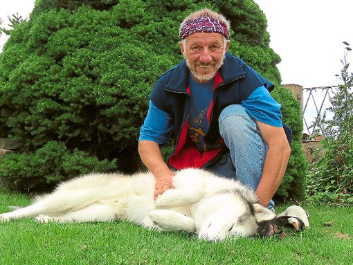 Manfred Krüger mit seinem Polarhund Rick von Baden. Foto: Bohnert-Seidel Foto: Lahrer Zeitung