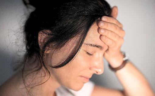 Kopfschmerzen sind ein weit verbreitetes Phänomen. Menschen jeder Generation haben regelmäßig damit zu kämpfen.  Foto: Killig