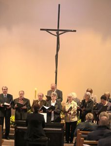 Vier Chöre waren bei dem Konzert zu erleben – diese Aufnahme zeigt den katholischen Kirchenchor Mahlberg.  Foto: dec Foto: Lahrer Zeitung