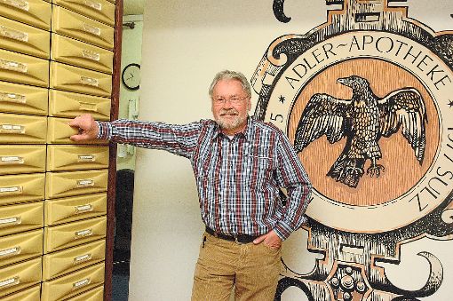 Ende März schließt der 72-jährige Milan Prokop die Adler-Apotheke in Sulz.    Foto: Haid