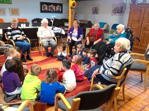 Über den Besuch von Kindergartengruppen freuen sich die Senioren in Schutterwald besonders.  Foto: Karin von Benckendorff