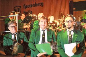 Zu Ehrenmitgliedern wurden (von links)    Elmar Schätzle   und Wilfried Buselmeier ernannt. Reiner Hügle gehört dem Musikverein Nordweil seit 25 Jahren an. Foto: Lahrer Zeitung