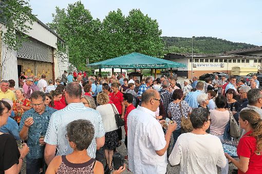 180 Gäste erlebten mit der WG Oberschopfheim einen schönen Abend in und vor der Winzerhalle.  Foto: Bohnert-Seidel