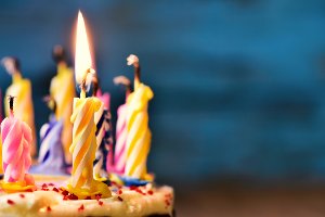 Über eine Torte zum Geburtstag hätte sich eine 33-Jährige sicherlich mehr gefreut als über einen Unfall. (Symbolfoto) Foto: nito/ Shutterstock