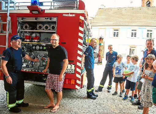 Einer der beiden Neuzugänge für die Aktiven der Schmieheimer Feuerwehr: Jürgen Keller (Zweiter von links)   Foto: dec