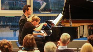 Werke von Schumann und Brahms: Vierhändige Klavierreise in Ettenheim kommt gut an