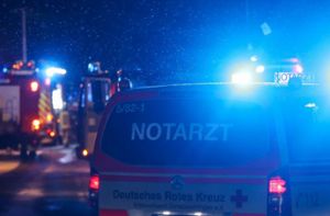 Auto landet auf dem Dach: Mehrere Verletzte nach Unfall auf B 28 nahe Freudenstadt