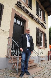 Nicolai Bischler aus Freiburg will Steinachs neuer Bürgermeister werden. Im Gespräch mit dem SchwaBo machte er noch einmal seine Positionen deutlich.  Foto: Gräff