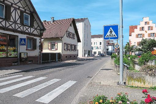 Die Verlagerung des Zebrastreifens näher zum Neuen Ortszentrum in Friesenheim ist nicht möglich. Die notwendige Aufstellfläche fehlt dort.   Foto: Bohnert-Seidel