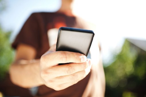 Einen vermeintlichen Smartphone-Dieb wollte eine Frau aus Achern selbst entlarven. (Symbolfoto) Foto: Shutterstock