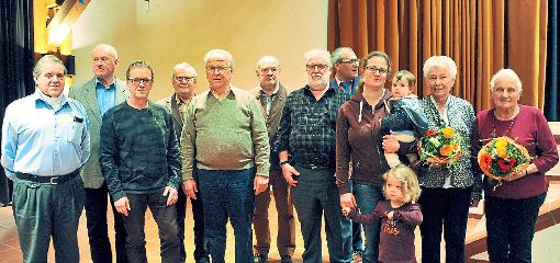 Viele Mitglieder des Seelbacher Musikvereins wurden für ihre langjährige Treue geehrt.   Foto: Baublies