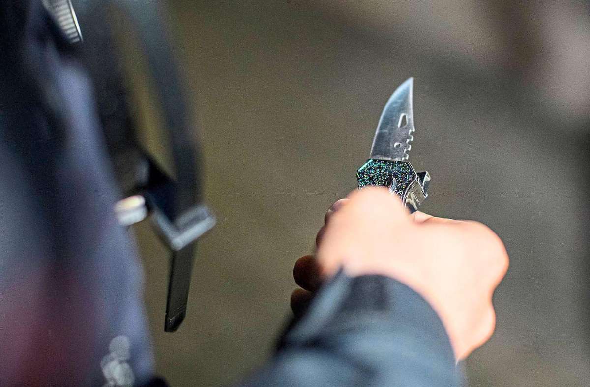 Mit einem Messer hat ein Mann am Freitag eine Angestellte einer Friesenheimer Gaststätte bedroht. Foto: Reichwein (Symbol)