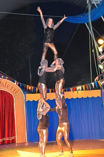 Die Akrobaten von Black Magic waren  perfekt aufeinander abgestimmt und  zeigten dem Publikum  faszinierende Hebefiguren. Fotos: Göpfert Foto: Lahrer Zeitung