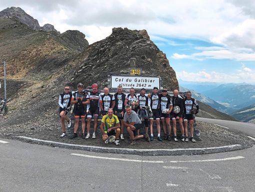 Mitglieder des Radsportclubs Friesenheim im Alter zwischen 49 und 62 Jahren überquerten die Alpen. Foto: RSC Foto: Lahrer Zeitung