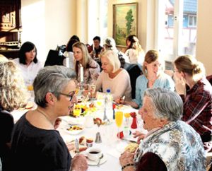 Rundum stimmig: Beim ersten Frauenfrühstück in der Mahlberger Fabrikantenvilla wurde für das Tabakmuseum gesammelt.  Foto: Hiller