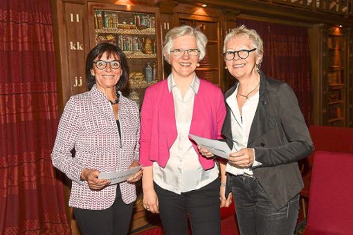 Freuten sich über großen Zuspruch (von links): Marianne Mack, Karin Beckendorff und Barbara Dickmann. 250 Interessierte waren zum Vortrag nach Rust gekommen.  Foto: EP