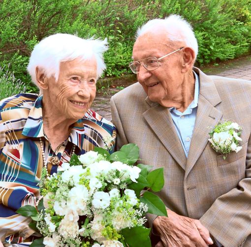 Ilse (96) und Walter Fraude (95) verbringen ihren gemeinsamen Lebensabend im Seniorenheim St. Marien.Foto: Hiller Foto: Lahrer Zeitung