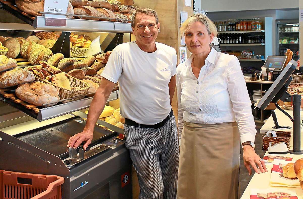 Ingrid und Armin Schmieder von der Hofstetter Bäckerei Kaltenbach leiden wie viele ihrer Kollegen im Kinzigtal unter den gestiegenen Preisen – von den Rohstoffen bis hin zur Energie. Foto: Störr