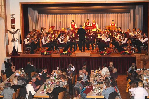 Die Musikkapelle Ringsheim unter der Leitung von Dirigent Gerd Furtwängler spielte variabel und auf gutem Niveau. Fotos: Mutz Foto: Lahrer Zeitung