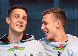 Keven Schlotterbeck (links) und sein Bruder Nico Schlotterbeck kamen in der letzten Saison bereits im Bundesligateam des SC Freiburg zum Einsatz.  Foto: Seeger Foto: Lahrer Zeitung