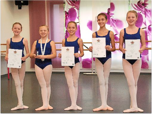 Die Schülerinnen der Meineke-Academy dürfen stolz auf ihre Leistungen sein.  Foto: Tanzschule