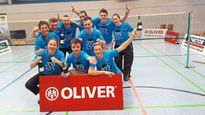 Die Badmintonspieler des BC Offenburg bejubeln den Aufstieg in die zweite Bundesliga.  Foto: Verein Foto: Lahrer Zeitung