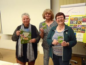 Angelika Kalmbach-Ruf (von links), Beate Blase und Karin Pätzold referierten in der Pilzlehrschau. Foto: Dorn Foto: Schwarzwälder Bote